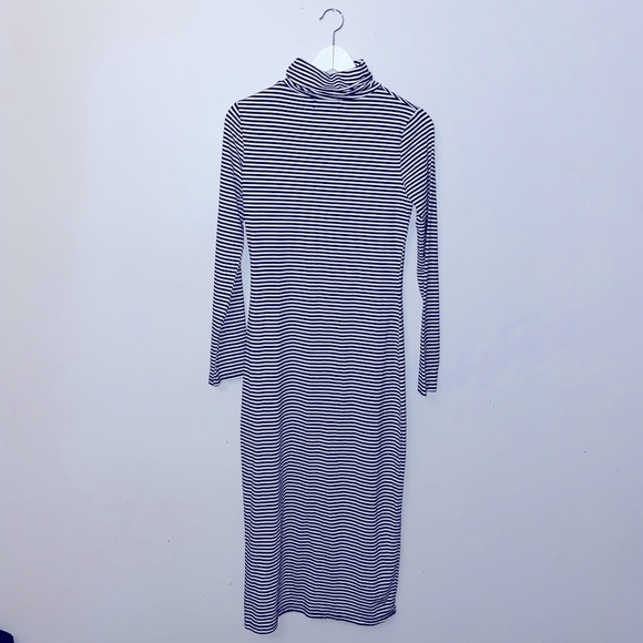 NWOT Striped Dress 🖤 🤍 - Picture 4 of 5